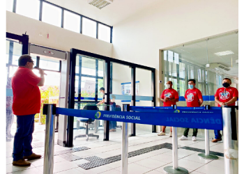 Em greve, servidores do INSS fazem ato público em Mossoró