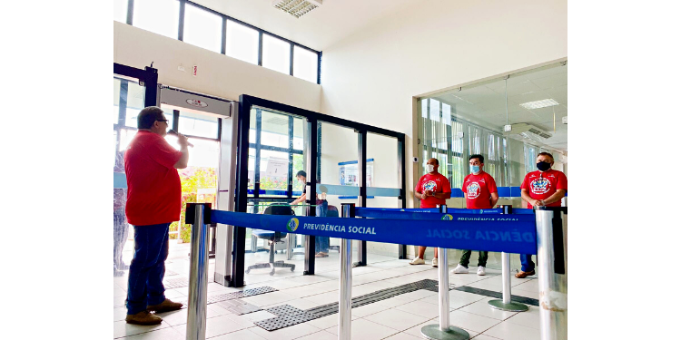 Em greve, servidores do INSS fazem ato público em Mossoró