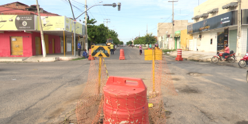 Caern interdita vias nas Barrocas e Planalto para obras na rede de distribuição e esgotamento