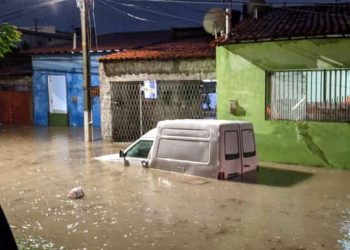 Bairro Aeroporto registra 60mm de chuva em 50 minutos; Mossoró tem pontos de alagamento