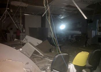Bandidos explodem agência do Banco do Brasil e incendeiam viatura da PM na cidade de Lajes