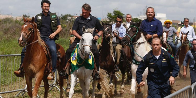 Presidente Jair Bolsonaro cumpre agenda no RN para entrega de linha férrea, em Parnamirim