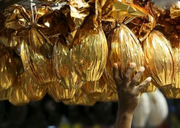 Inflação deixa chocolate mais caro e estimula troca de ovos por bombons