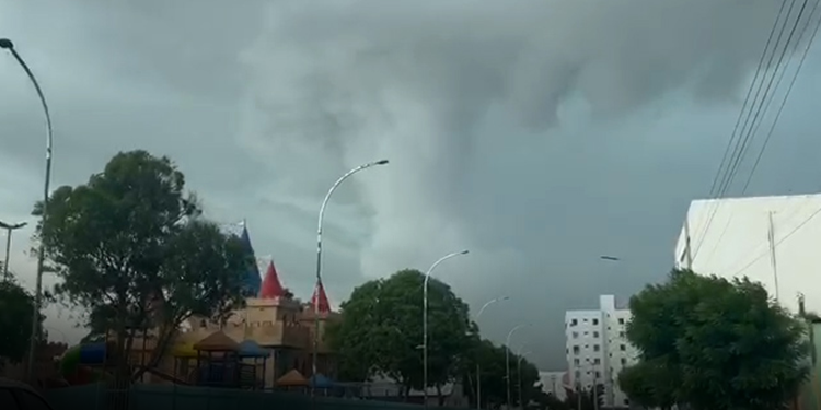 Em Apodi, chuvas registram ruas alagadas, trovoada assusta em Mossoró e matadouro é atingido por raio, Caraúbas