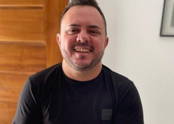 Blogueiro vítima de atentado em Caraúbas divulga áudio e fala sobre recuperação