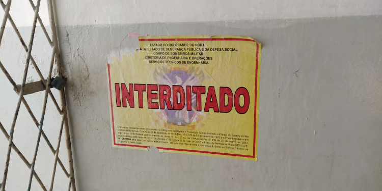 Escola tem cinco salas interditadas em Mossoró