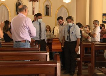 Canindé Queiroz foi sepultado na manhã desta sexta-feira (08)