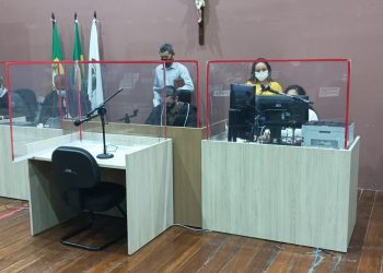 Acusado de homicídio motivado por janela quebrada é condenado a quatro anos em regime aberto