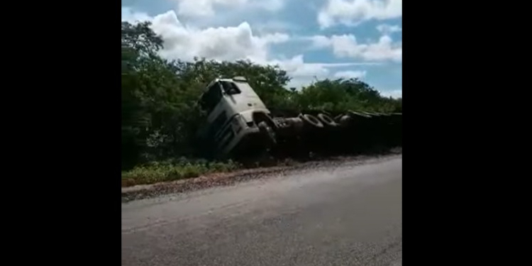 Acidente com caminhão pode de ter sido causado por castanha