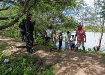 Corpo é encontrado boiando em açude às margens da BR 110