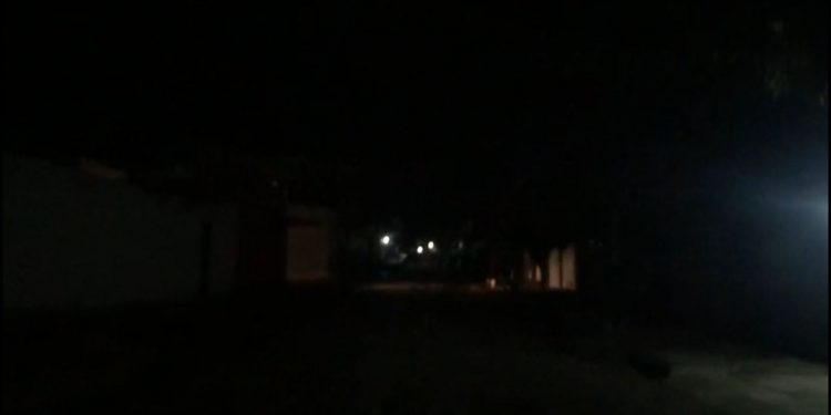 Moradores do bairro Vingt Rosado reclamam da falta de iluminação