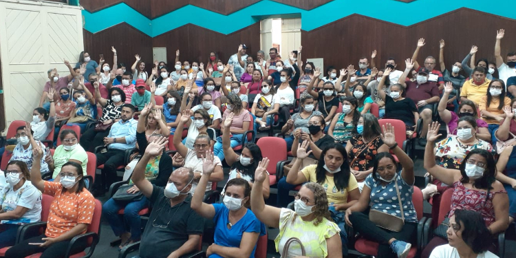 Após 19 dias, servidores suspendem greve em Mossoró