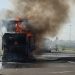 Caminhão em chamas na BR 304 interdita trânsito na saída para Natal
