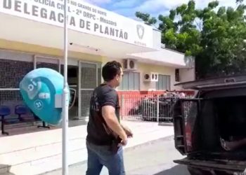 Sob suspeita de estupro de vulnerável, homem volta para prisão após descumprir medida judicial