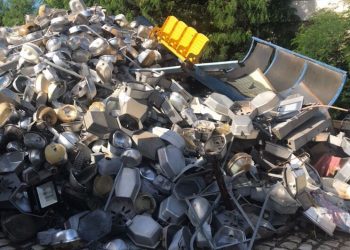 Morador denuncia descarte irregular de lixo pela prefeitura de Mossoró