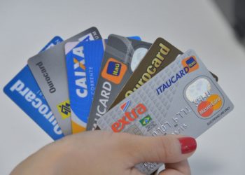 Brasil volta a ter mais de 65 milhões de inadimplentes