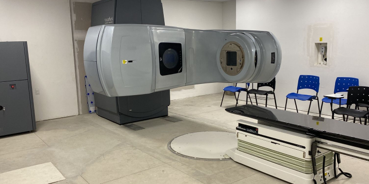 Liga Mossoroense de Combate ao Câncer faz campanha para equipar sala de novo Acelerador Linear