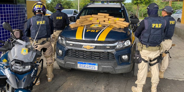 Homem é preso com mais de 30 quilos de maconha em viagem de ônibus no RN