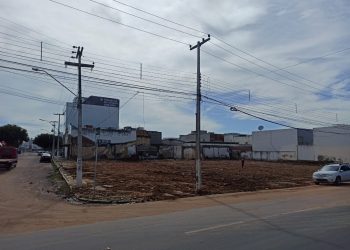 Imóvel demolido na Avenida Rio Branco estava na lista do MP para estudo de tombamento