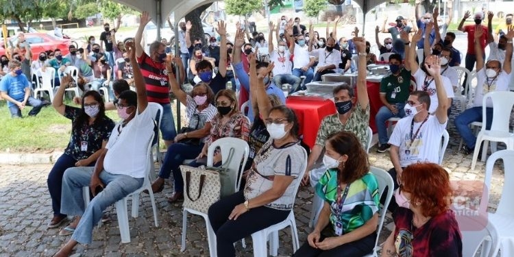 Assembleia dos trabalhadores do Detran debate indicativo de greve