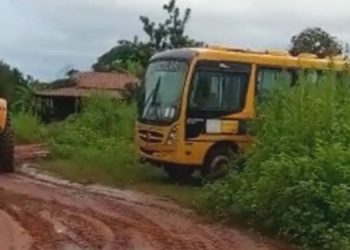 Com chuva forte, ônibus escolares não conseguem fazer rotas da zona rural