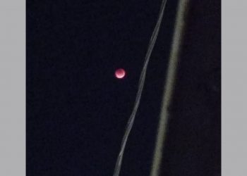 Mossoroenses registram eclipse da lua de sangue