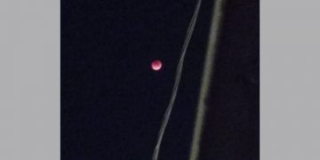 Mossoroenses registram eclipse da lua de sangue