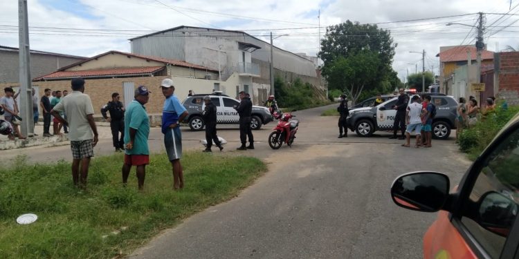 Jovem é assassinado no Bairro Dom Jaime Câmara