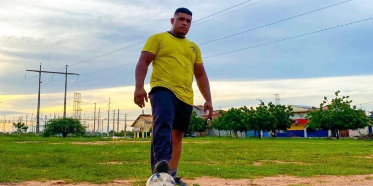 De Mossoró para as redes sociais: conheça o camisa de borracheiro