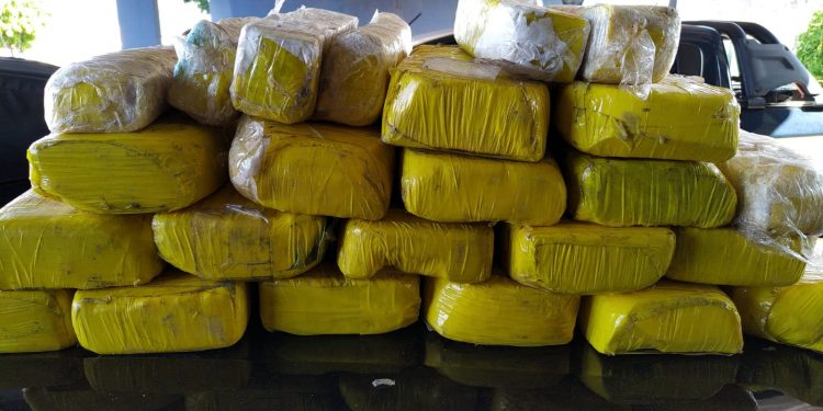 PRF apreende 29kg de pasta base de cocaína em Mossoró