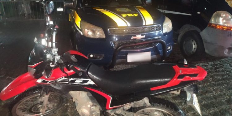 Polícia prende homem e recupera motocicleta roubada em cidade do RN
