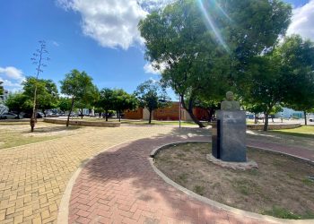 Vereadores protestam à luz de vela em Mossoró; secretário diz que foi sabotagem