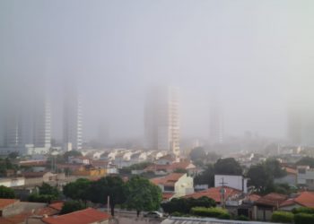 Mossoró amanhece com forte nevoeiro