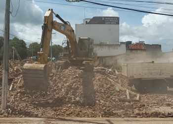 Imóvel demolido na Avenida Rio Branco estava na lista do MP para estudo de tombamento