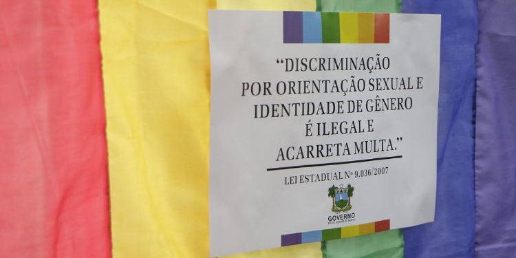 Governo do RN regulamenta serviço disque-defesa para enfrentamento à LGBTfobia