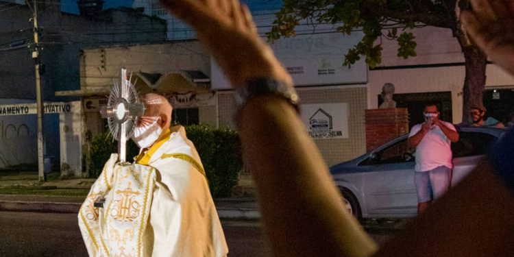 TCM transmite nesta quinta-feira (16) missa de Corpus Christi