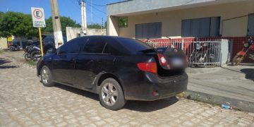 Polícia apreende carro clonado suspeito de ser usado em diversos crimes em Mossoró