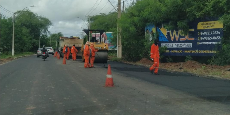 Fátima Bezerra visita obra da Leste Oeste; avenida ainda precisa de sinalização