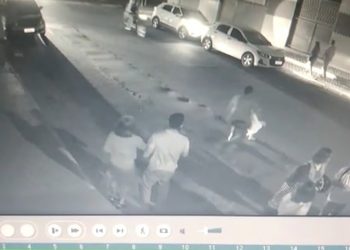 Vídeos de pais salvando filhos de atropelamento trazem alerta de cuidados no trânsito