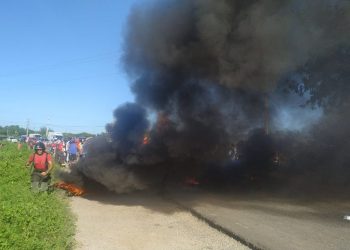 Moradores interditam RN 117 em protesto; via foi liberada após negociação com a PM