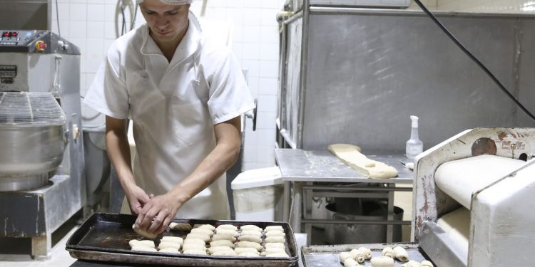 Empreendedores tem até esta quinta (30) para entregar declaração do MEI