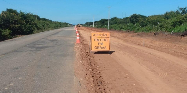 Governo do RN autoriza restauração de 16 trechos críticos em rodovias do Estado