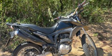 Polícia recupera carro e moto com queixa de roubo em Mossoró