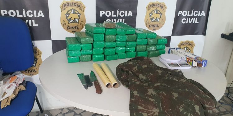 Homem é preso e drogas apreendidas no Conjunto Vingt Rosado, em Mossoró