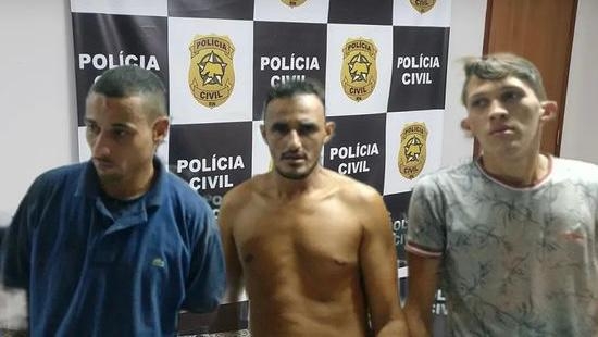 Criminosos são presos após invadir casa e levar esposa do prefeito de Riacho da Cruz como refém
