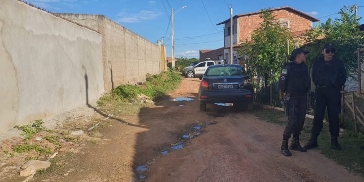 Homem é assassinado com mais de 20 tiros de pistolas