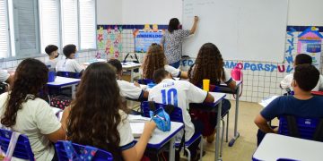 Secretaria prorroga concurso da educação de 2021