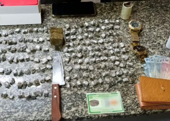 Homem com mandado de prisão em aberto é preso com maconha em Mossoró