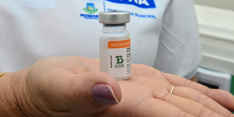 Mossoró libera 4ª dose da vacina contra covid-19 para pessoas acima de 18 anos