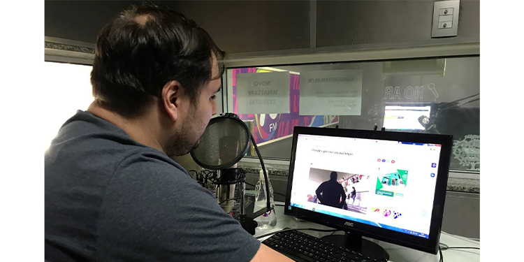 TCM lança podcast que conta bastidores de grandes reportagens